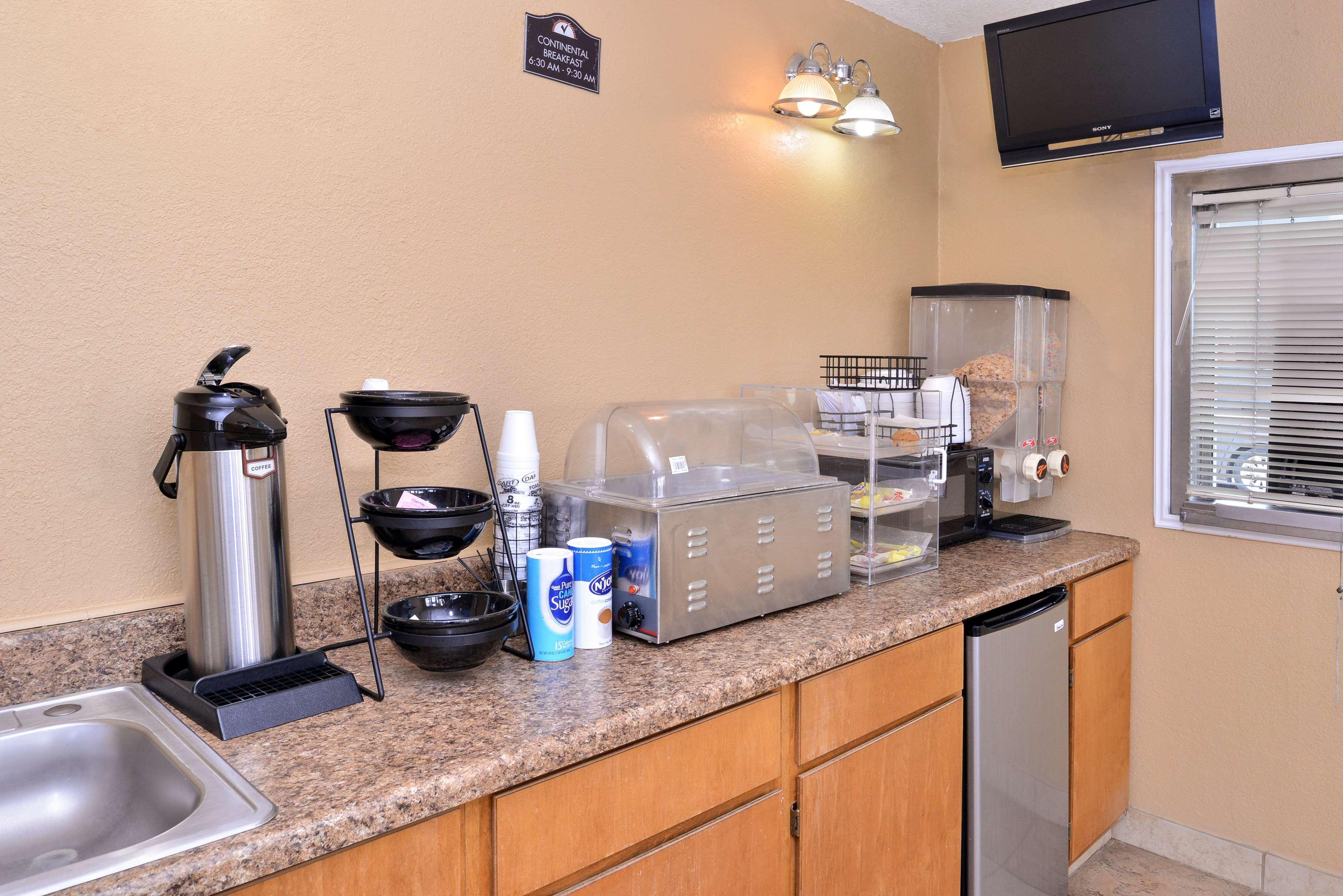 Americas Best Value Inn Schulenburg Exterior foto